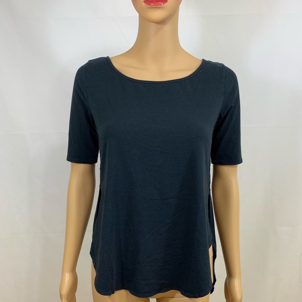 Under Armor Black Athletic Top Size XS